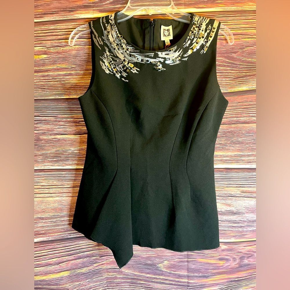 Anne Klein Black Sleeveless shirt. Size 4. NWT.